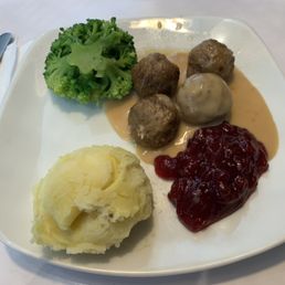 Kids portion Swedish meatballs dinner Kids portion Swedish meatballs dinner