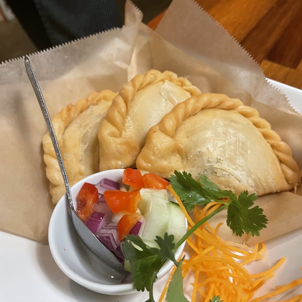 Summer Summer Thai Eatery - Veggie Curry Puff - Thai Near Me - Emeryville, California Summer Summer Thai Eatery - Veggie Curry Puff - Thai Near Me - Emeryville, California