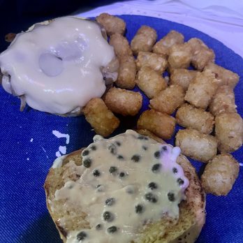 Wally's - Yankee Pot Roast Sandwich - American Near Me - Saugatuck, Michigan