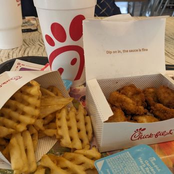 Chick-fil-A - ows a tray of chicken nuggies and fries - Fast Food Near Me - Winston Salem, North Carolina Chick-fil-A - ows a tray of chicken nuggies and fries - Fast Food Near Me - Winston Salem, North Carolina
