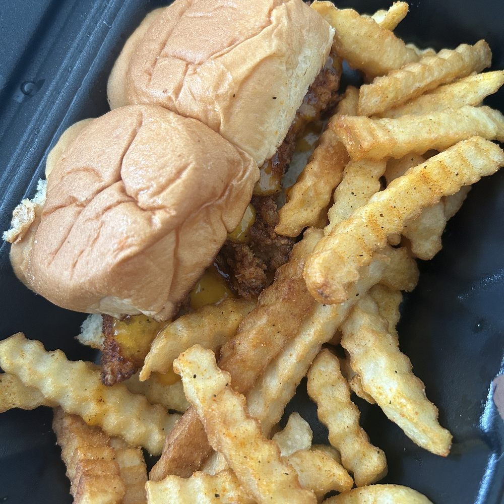 Tennessee Hot Chicken - Single Slider - Chicken Shop Near Me - Los Angeles, California