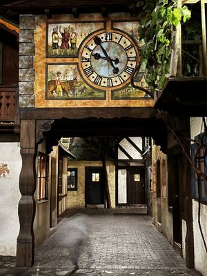 Milwaukee Public Museum by null