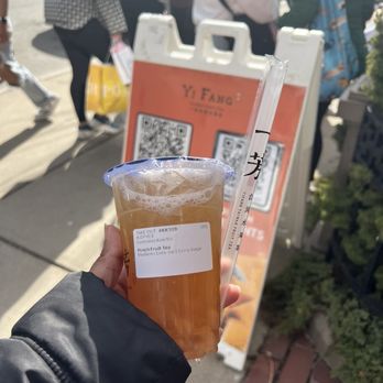 Bloome Fruit Tea - Peach Fruit Tea - Bubble Tea Near Me - Boston, Massachusetts