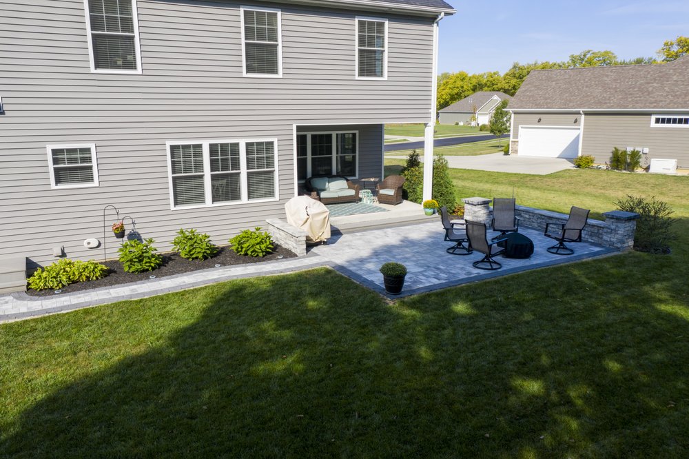 ELLIOTT LAND AND HARDSCAPING Updated June 2024 10 Photos 1990