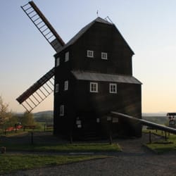 Bockwindmühle - Auf dem Pfarrberg in Kottmarsdorf steht die Bockwindmühle