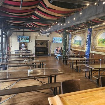 Der Biergarten - Indoor beer hall area. - German Near Me - Atlanta, Georgia Der Biergarten - Indoor beer hall area. - German Near Me - Atlanta, Georgia