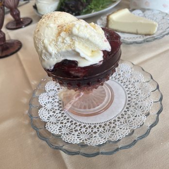 Rustic Root - Blackberry cobbler - Tea Rooms Near Me - Beech Grove, Indiana