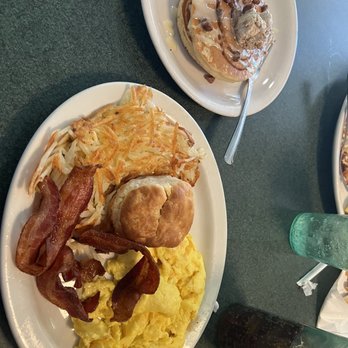 Metro Diner - American Near Me - Charlotte, North Carolina Metro Diner - American Near Me - Charlotte, North Carolina