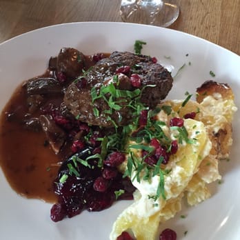 Bee Kök & Bar - Swedish Venison burger with potatoes and cranberries. Delicious!! - Restaurants Near Me - Göteborg, O