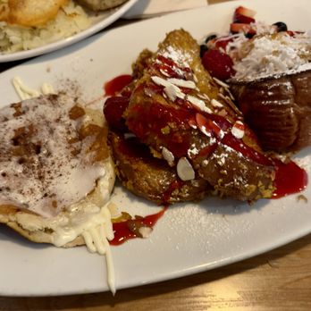 Broken Yolk Cafe - Sweet pastries - Breakfast & Brunch Near Me - San Diego, California Broken Yolk Cafe - Sweet pastries - Breakfast & Brunch Near Me - San Diego, California