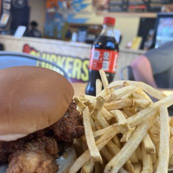 Cluckers - Vibes - Chicken Shop Near Me - Reno, Nevada