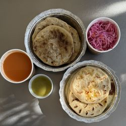 Pupuseria El Guanaco - Mixed and cheese pupusas