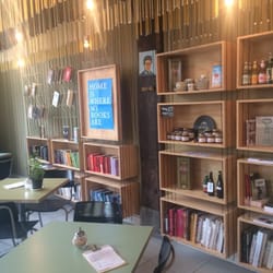 STAAL Catering - Een boek lenen? Hier staan leuke interessante nieuwe boeken die je gewoon mag pakken en lenen