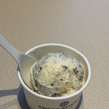 Sweet Science Ice Cream - Mini cookies and cream - Ice Cream & Frozen Yogurt Near Me - Edina, Minnesota Sweet Science Ice Cream - Mini cookies and cream - Ice Cream & Frozen Yogurt Near Me - Edina, Minnesota