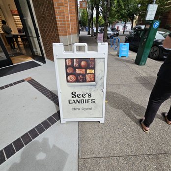 See's Candies - Candy Stores Near Me - Portland, Oregon See's Candies - Candy Stores Near Me - Portland, Oregon