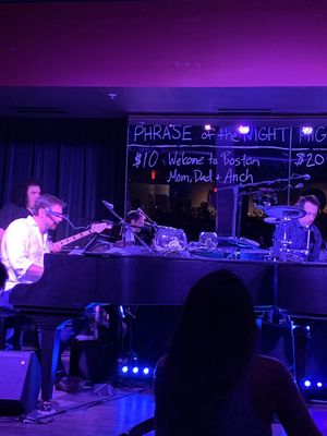 D's Keys Dueling Pianos & Sing Along Bar by null