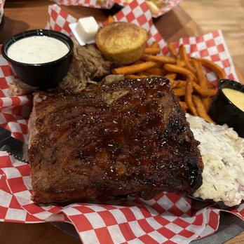 Smokin' Dave's BBQ & Brew - Barbeque Near Me - Lyons, Colorado