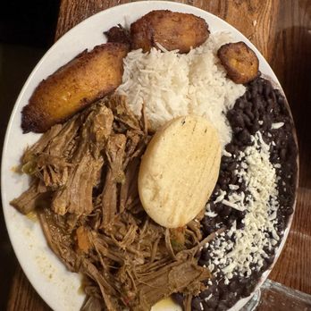 La Taguara Bar & Grill - Venezuelan Near Me - Madison, Wisconsin