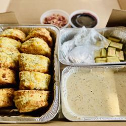 Good Company Cafe - Biscuits & gravy breakfast box