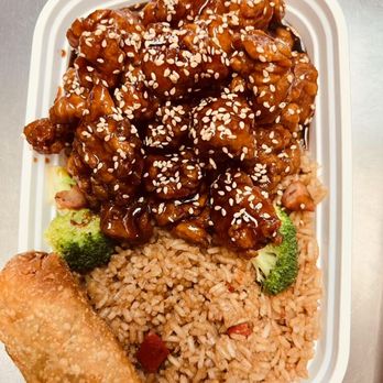 Asian Kitchen - Sesame Chicken Combination (served with plain pork fried rice & egg roll ) - Chinese Near Me - Greenville, South Carolina
