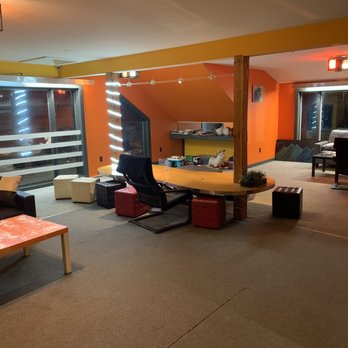 Ipie Pizzeria - Upstairs lounge area - Pizza Near Me - Killington, Vermont