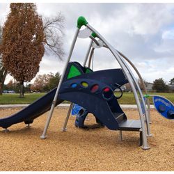 Willowcreek Park - 11/23/2018: Small younger kid's playground