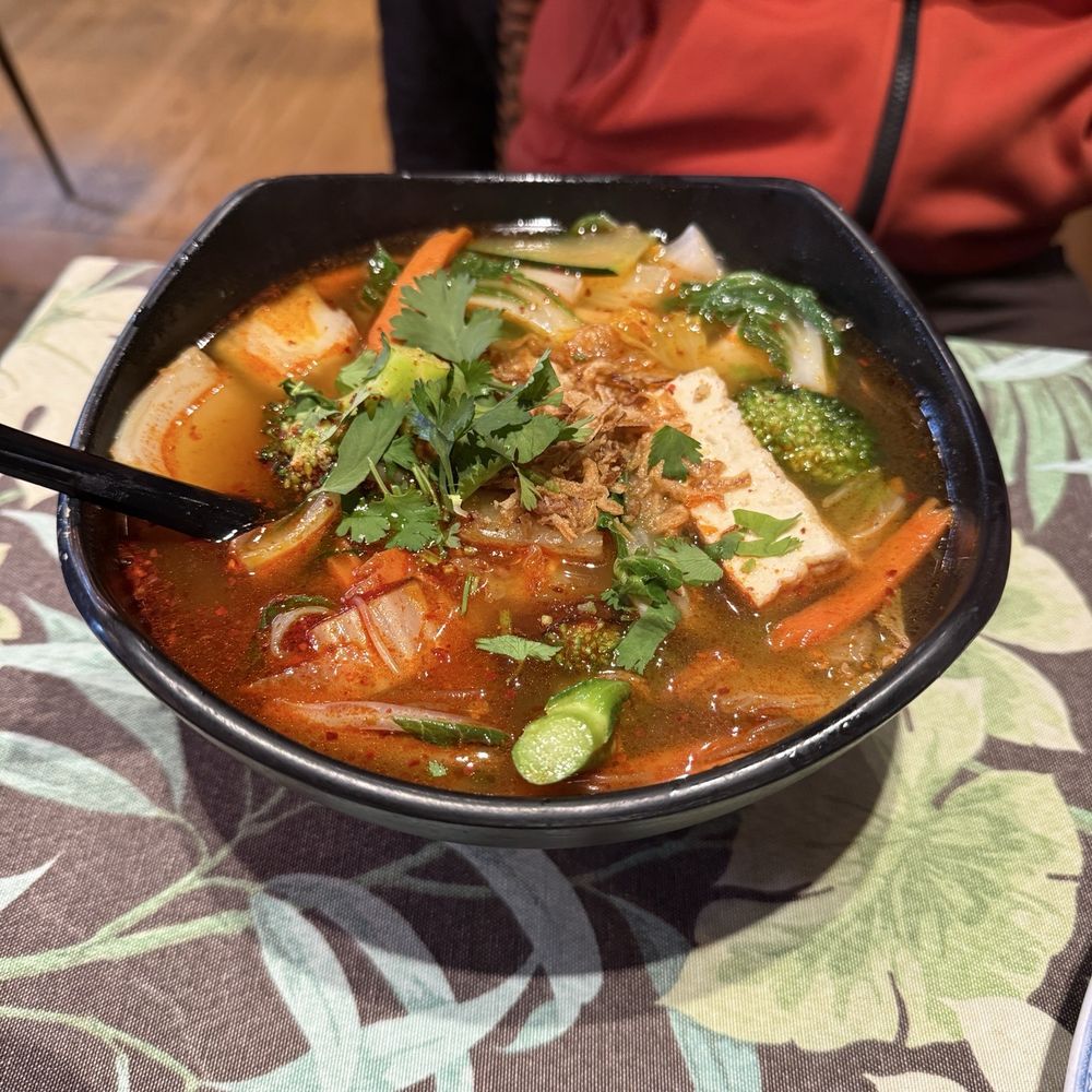 AO Hawaiian Hideout - Vegan GF Garlic Tofu Noodle Soup - Asian Fusion Near Me - Chicago, Illinois