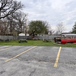 Corky's Dogg House - Picnic area behind