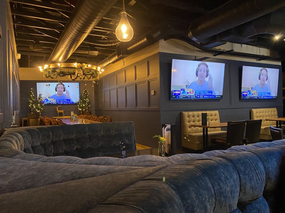 BLVD Grille - Gaming, Celler, & Cocktails
