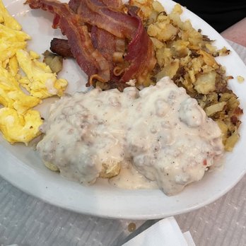The Townhouse Restaurant - The Historic Downtown Oviedo Platter - Southern Near Me - Oviedo, Florida