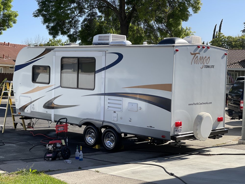 LA MOBILE RV ROOF COATING & DETAIL near Whittier, California 39