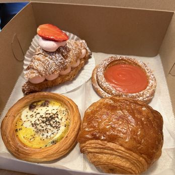 Fat Peach Bakery - Bakeries Near Me - Chicago, Illinois