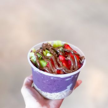 Vibras healthy spot - a hand holding a cup of food - Coffee & Tea Near Me - Doral, Florida Vibras healthy spot - a hand holding a cup of food - Coffee & Tea Near Me - Doral, Florida
