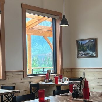 McKinley Creekside Cafe - Cafes Near Me - Denali, Alaska