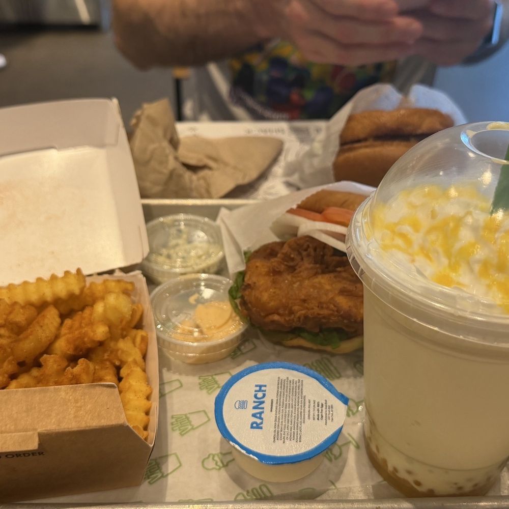 Shake Shack Cherry Creek - Burgers Near Me - Denver, Colorado