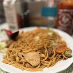 Pho Big Bear - 10. Combination Chow Mein
