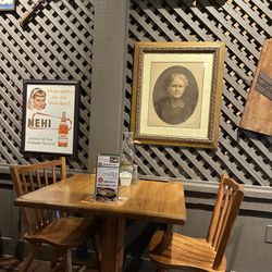 Cracker Barrel Old Country Store - Seating