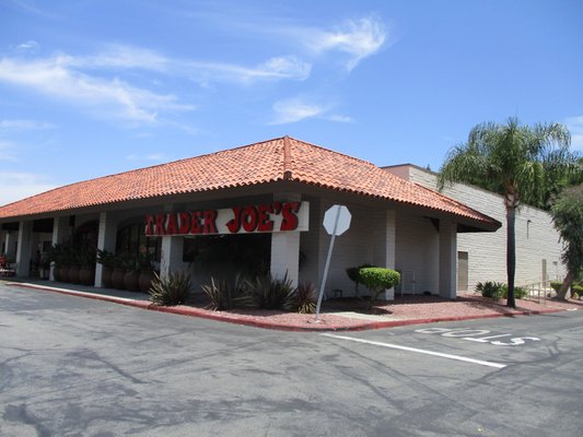 TRADER JOE’S - 90 Photos & 123 Reviews - 25410 Marguerite Pkwy, Mission