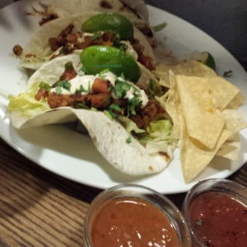 Elephant & Castle - Mahi tacos - British Near Me - Seattle, Washington