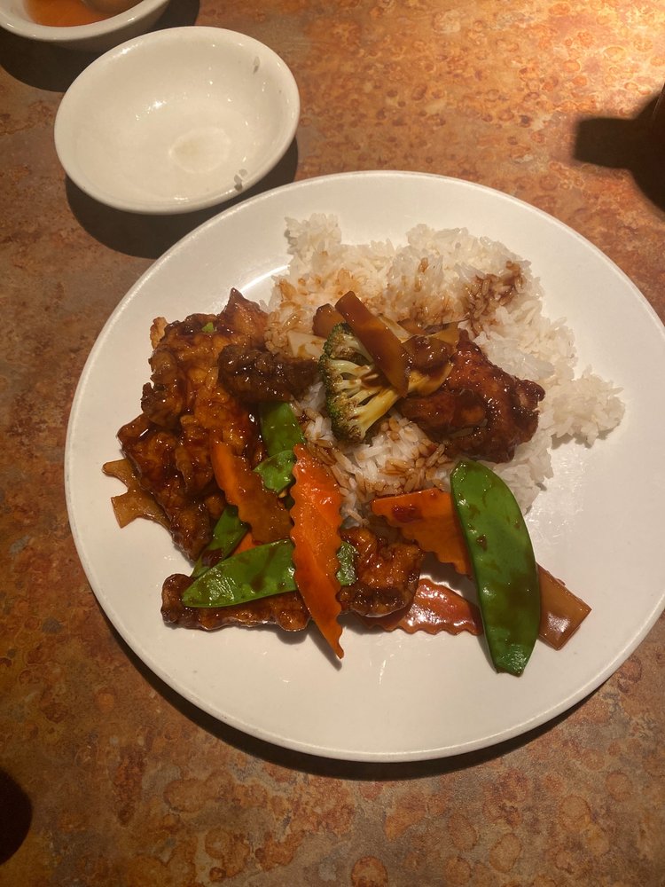 FONG’S RESTAURANT & BAR 21 Photos & 50 Reviews 4770 Pleasant St SE