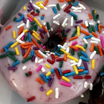 Duck Donuts - Strawberry's Sprinkle - Coffee & Tea Near Me - Pfluegerville, Texas Duck Donuts - Strawberry's Sprinkle - Coffee & Tea Near Me - Pfluegerville, Texas