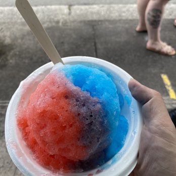 Waiola Shave Ice - Large Bowl of the Waiola Rainbow - Ice Cream & Frozen Yogurt Near Me - Honolulu, Hawaii