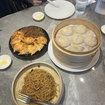 Yum Long - Signature Pork Xiao Long Bao(6) - Chinese Near Me - Monterey Park, California Yum Long - Signature Pork Xiao Long Bao(6) - Chinese Near Me - Monterey Park, California