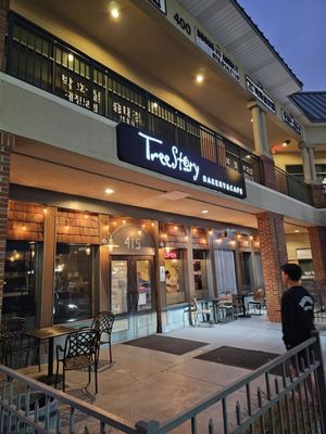 Tree Story Bakery & Cafe by null