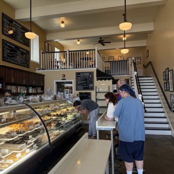 Blackbird Bakery - Donuts Near Me - Bristol, Virginia