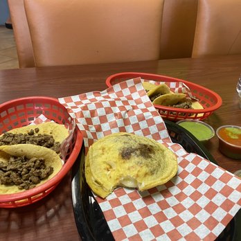 Taqueria El Alacran - Steak tacos and steak gordita with cheese - Mexican Near Me - Ocoee, Florida