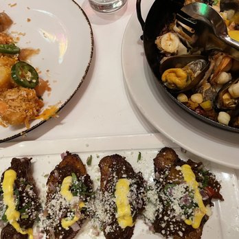 Carnivale Chicago - Ropa Vieja, coconut shrimp, Paella de Mariscos - Latin American Near Me - Chicago, Illinois