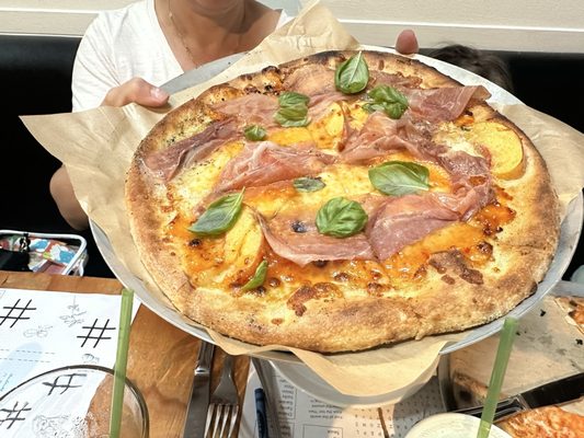 Lucky Pie Pizza & Taphouse by null