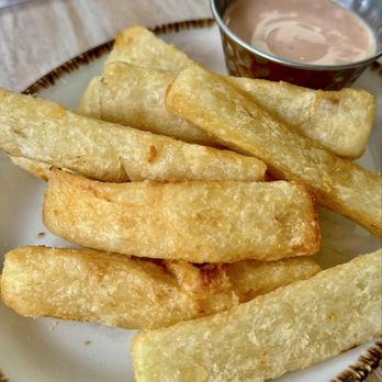 El Viñedo Local - Yucca Frita - Coffee & Tea Near Me - Atlanta, Georgia
