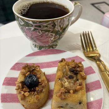 La Maison Jaune Cafe - Bakeries Near Me - Philadelphia, Pennsylvania